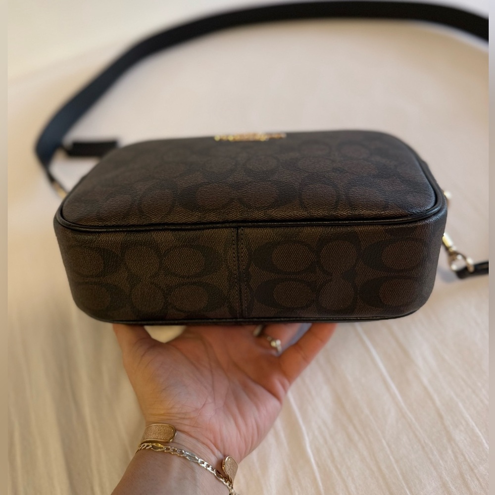 Coach Mini Jamie Camera Bag
Monogram Canvas Brown Black Leather
Crossbody - Picture 10 of 14